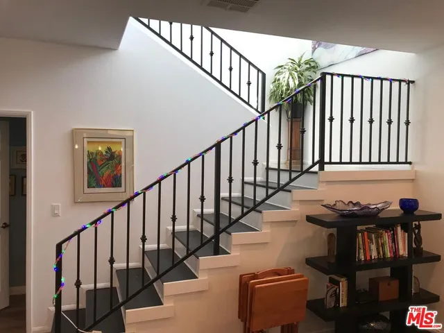 $4,500 | 1076 South Orange Grove Avenue, Unit 10, Los Angeles, CA 90019