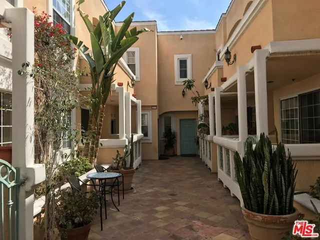 $4,500 | 1076 South Orange Grove Avenue, Unit 10, Los Angeles, CA 90019