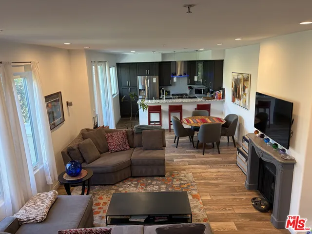 $4,500 | 1076 South Orange Grove Avenue, Unit 10, Los Angeles, CA 90019