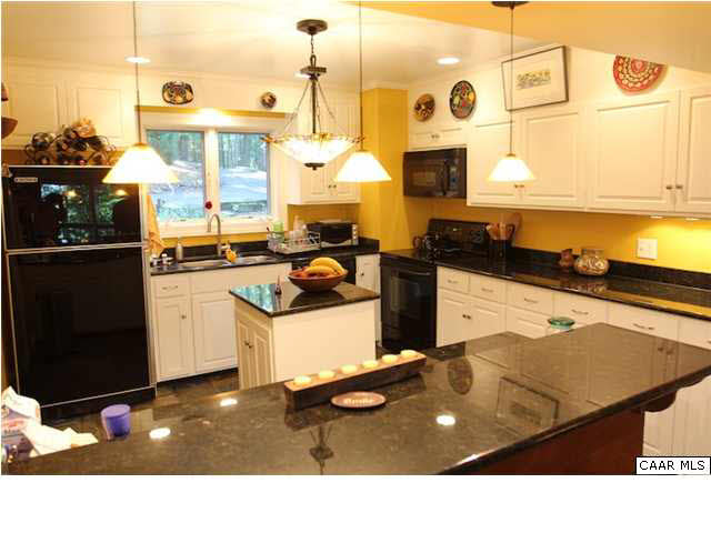 3420 Horseshoe Bend Road Charlottesville, VA 22901 - Photo 7 of 30 Spacious enough for individual or group chef!