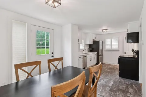 $715,000 | 129 Chicago Avenue North, Wayzata, MN 55391