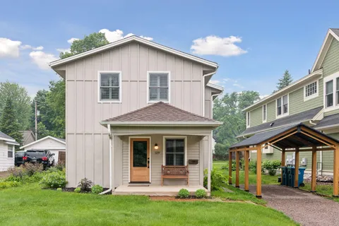 $715,000 | 129 Chicago Avenue North, Wayzata, MN 55391