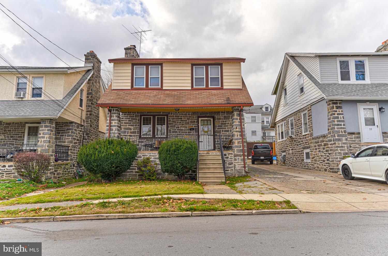 8 Kenmore Road Upper Darby, PA 19082 - Photo 3 of 35
