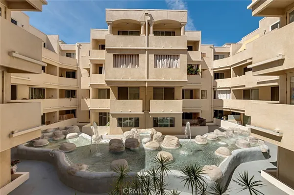 $2,800 | 535 Magnolia Avenue, Unit 211, Long Beach, CA 90802