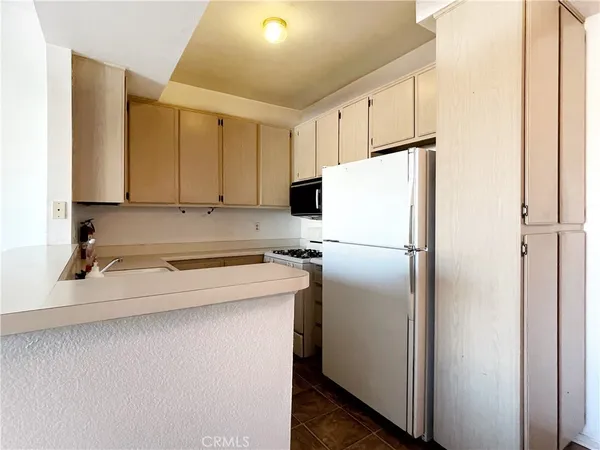 $2,800 | 535 Magnolia Avenue, Unit 211, Long Beach, CA 90802