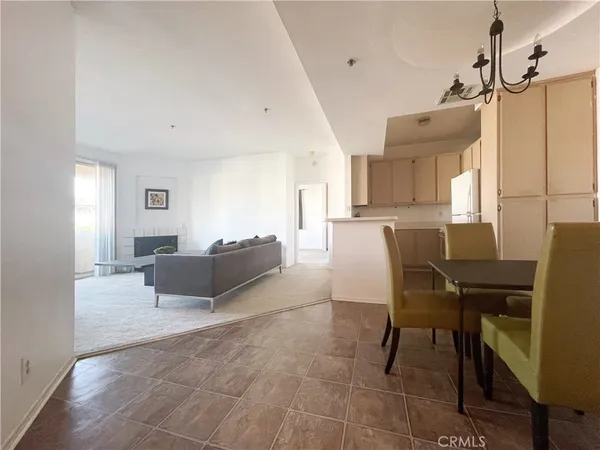 $2,800 | 535 Magnolia Avenue, Unit 211, Long Beach, CA 90802