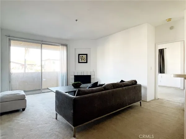 $2,800 | 535 Magnolia Avenue, Unit 211, Long Beach, CA 90802