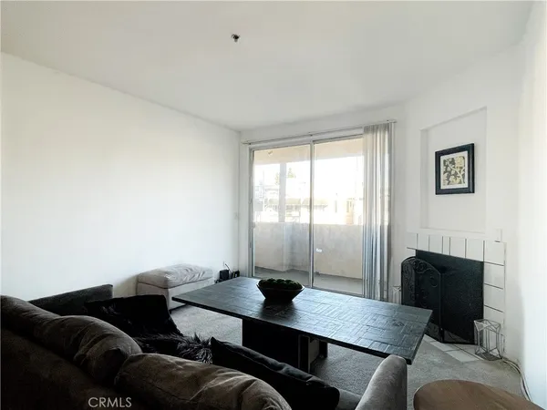 $2,800 | 535 Magnolia Avenue, Unit 211, Long Beach, CA 90802