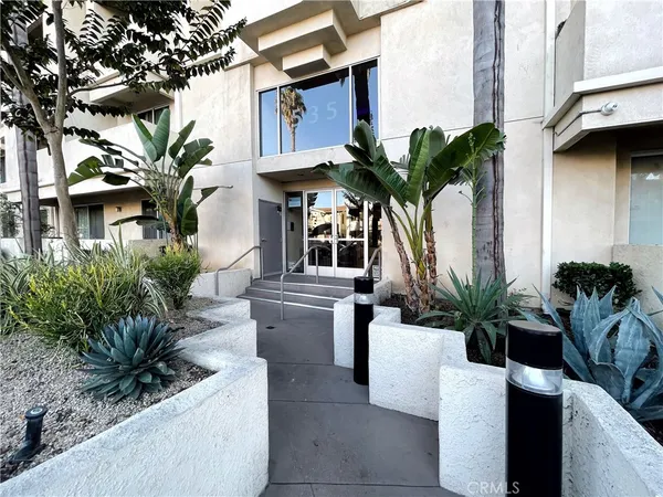 $2,800 | 535 Magnolia Avenue, Unit 211, Long Beach, CA 90802