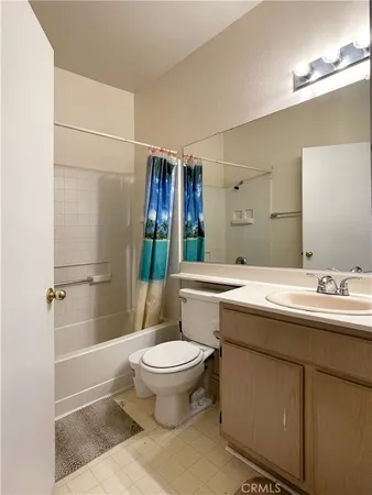 $2,800 | 535 Magnolia Avenue, Unit 211, Long Beach, CA 90802