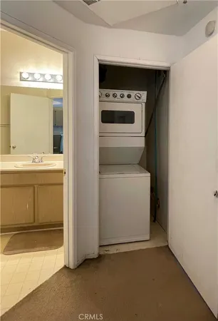 $2,800 | 535 Magnolia Avenue, Unit 211, Long Beach, CA 90802