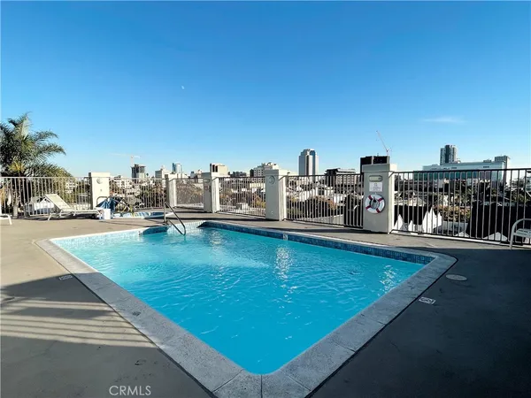 $2,800 | 535 Magnolia Avenue, Unit 211, Long Beach, CA 90802