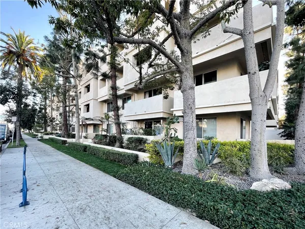 $2,800 | 535 Magnolia Avenue, Unit 211, Long Beach, CA 90802