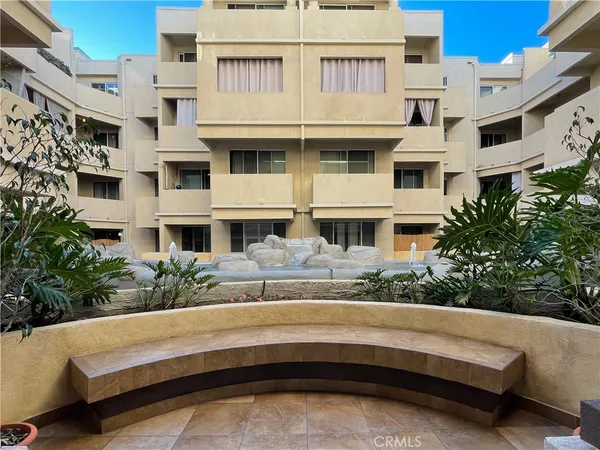 $2,800 | 535 Magnolia Avenue, Unit 211, Long Beach, CA 90802