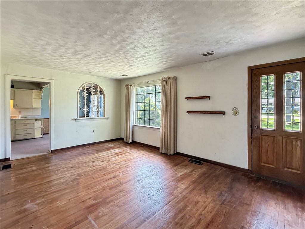 3114 Lakeland Road Decatur, IL 62521 - Photo 4 of 22