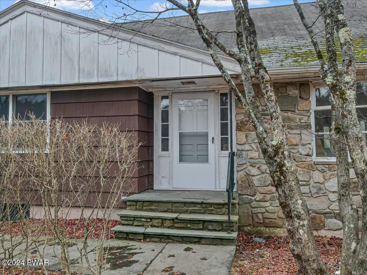 829 Long Ridge Road Hawley, PA 18428 - Photo 4 of 46 IMG_1023