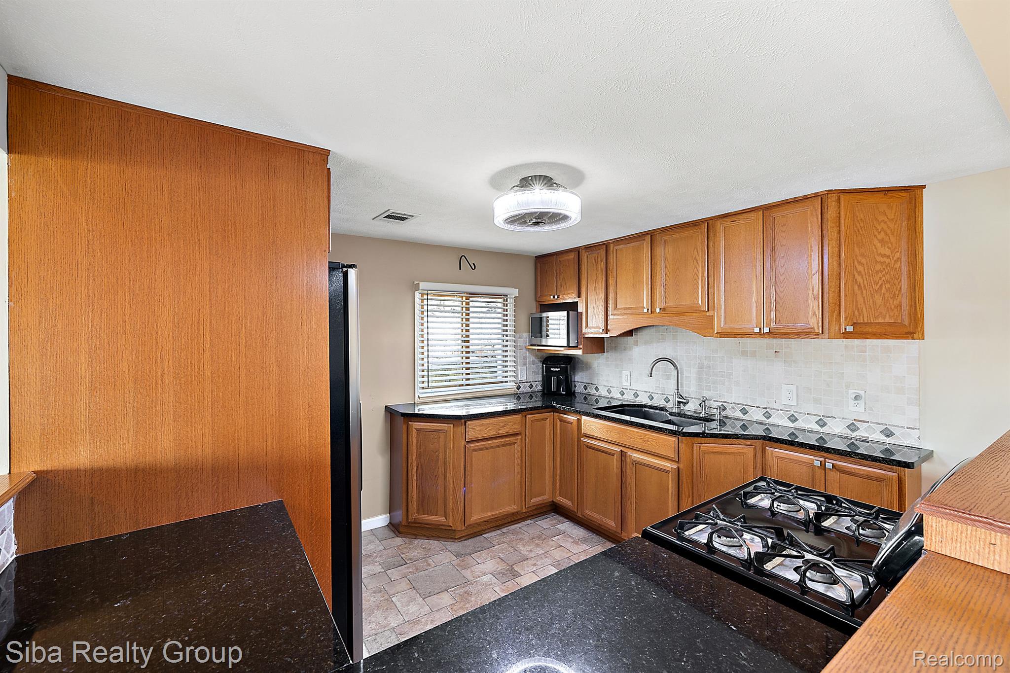 5271 Wayne Road White Lake, MI 48383 - Photo 25 of 41 Gallery Image 25