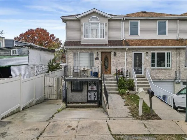 $1,150,000 | 1372 East 66th Street | Georgetown
