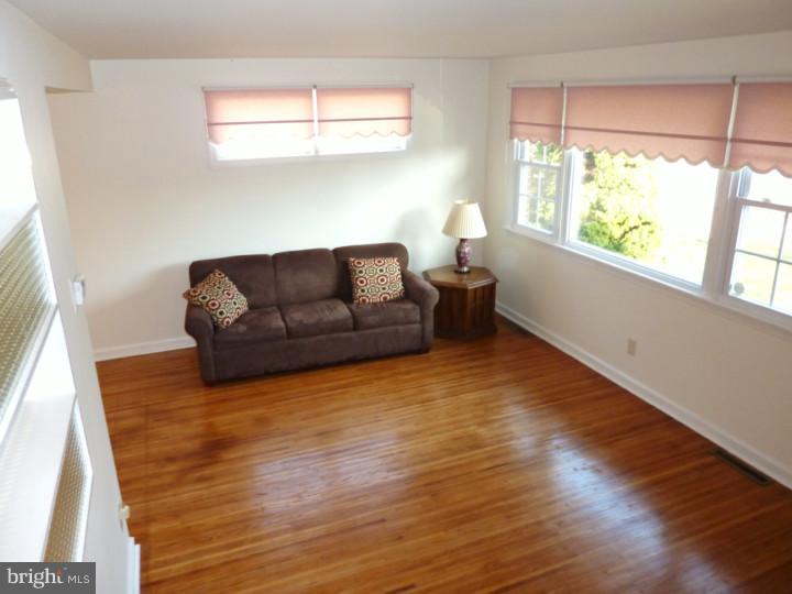 136 North Valleybrook Road Cherry Hill, NJ 08034 - Photo 2 of 13 Living Room