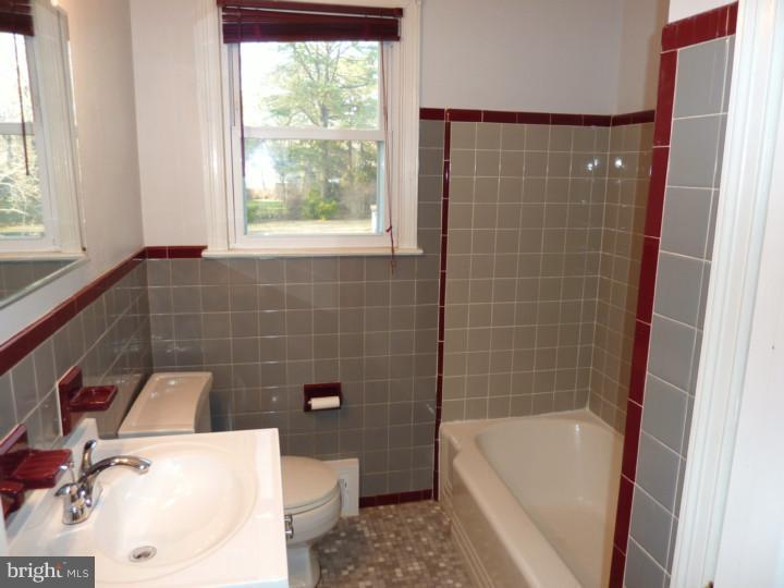136 North Valleybrook Road Cherry Hill, NJ 08034 - Photo 12 of 13 Bathroom