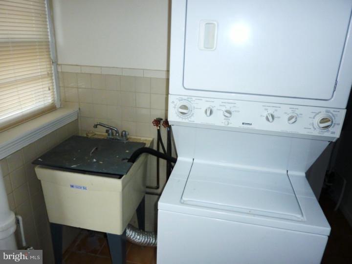 136 North Valleybrook Road Cherry Hill, NJ 08034 - Photo 8 of 13 Laundry Room