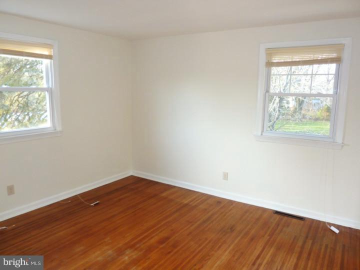 136 North Valleybrook Road Cherry Hill, NJ 08034 - Photo 9 of 13 Bedroom - Main
