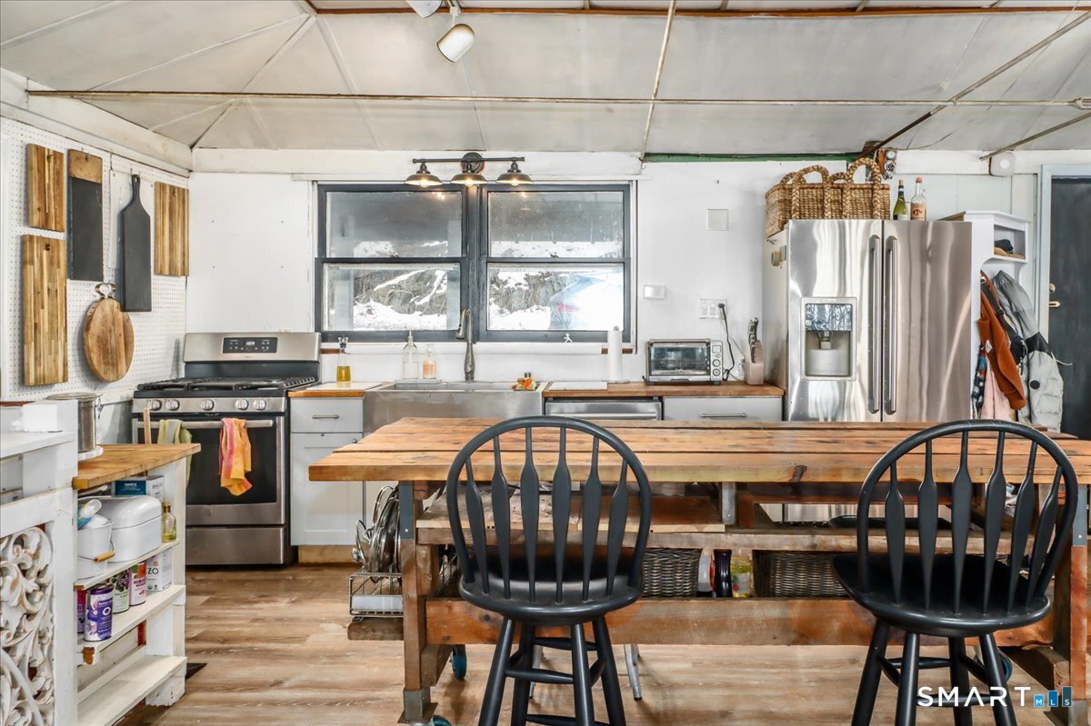 154 Highway 39 New Fairfield, CT 06812 - Photo 21 of 40