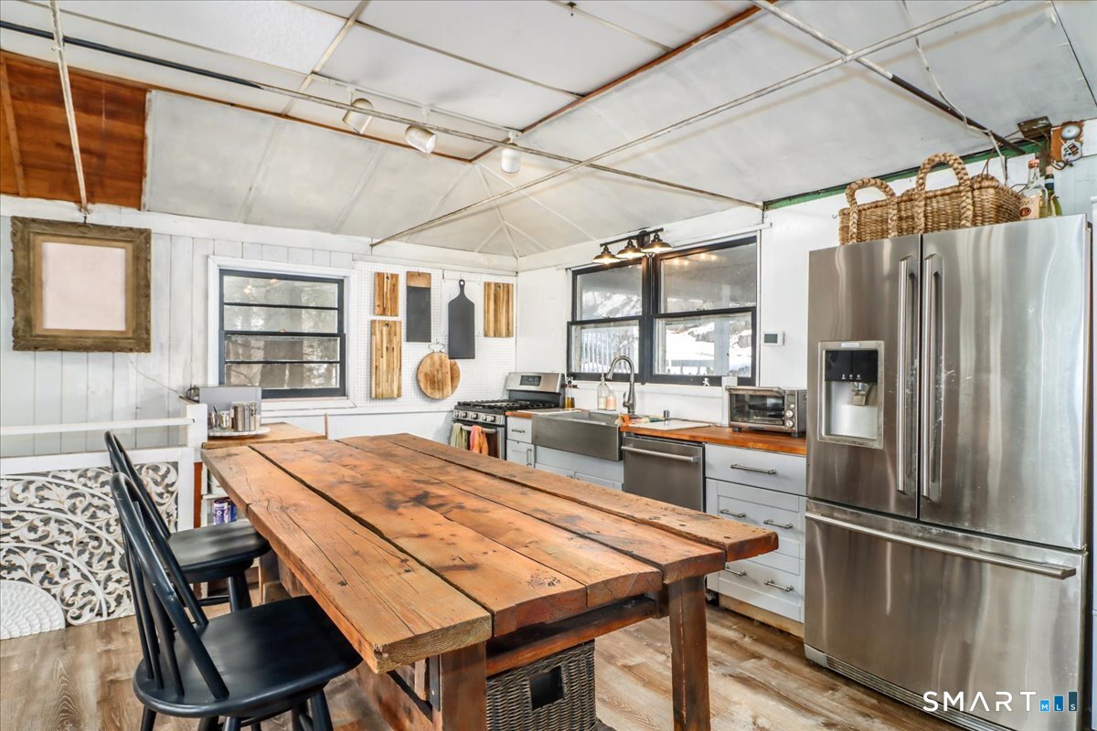 154 Highway 39 New Fairfield, CT 06812 - Photo 22 of 40