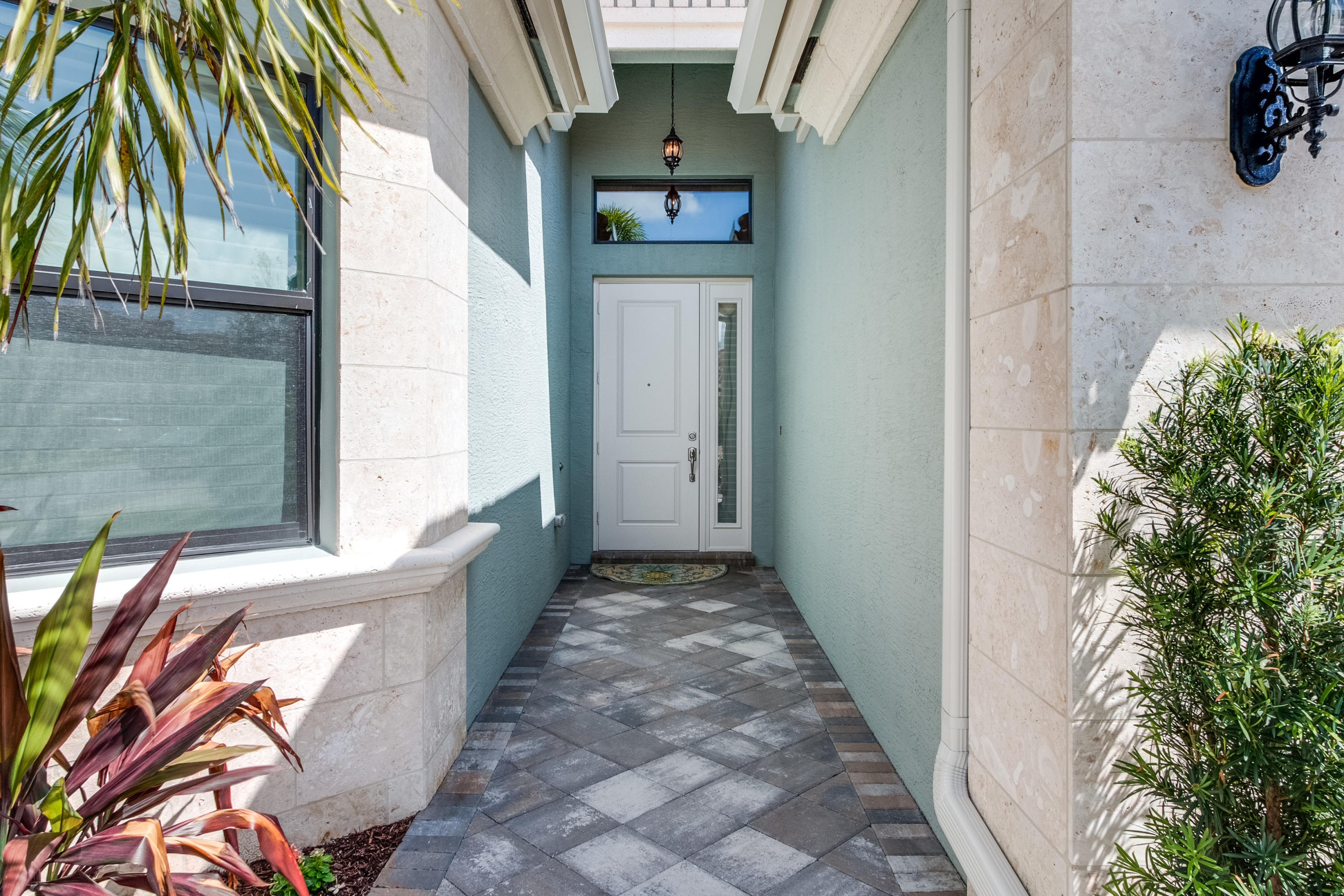 9523 Eden Roc Court Delray Beach, FL 33446 - Photo 6 of 74 Covered Entry