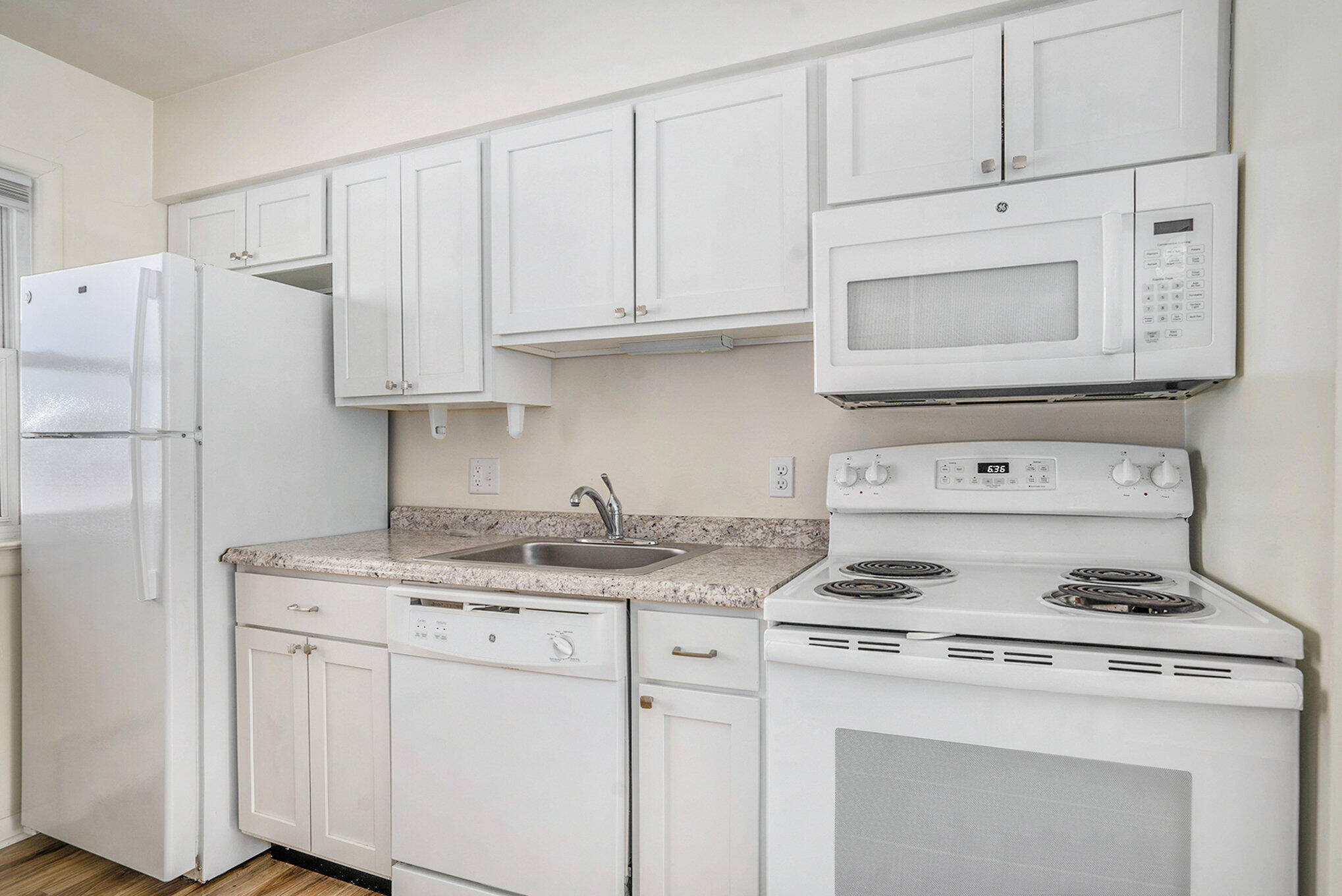 113 Devon Avenue, Unit 4 Parchment, MI 49004 - Photo 8 of 19 008_jbs05425_243