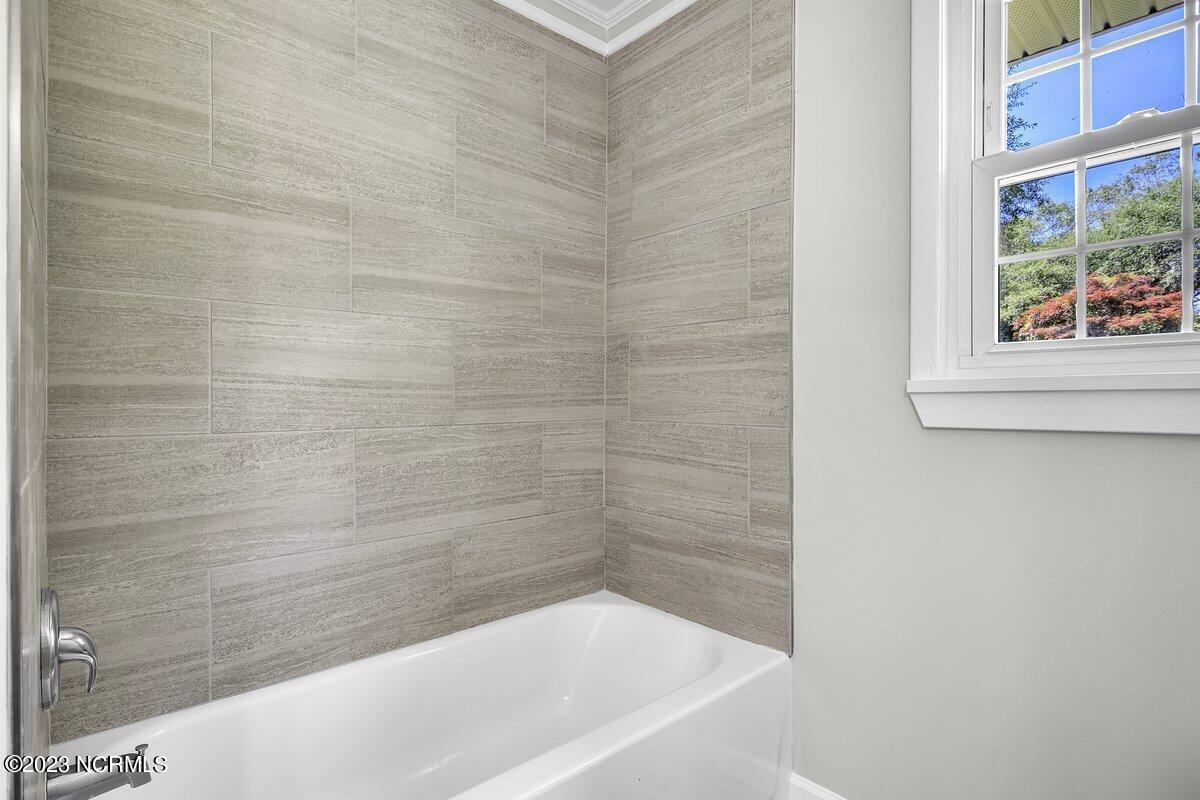 3906 Edgewood Road Wilmington, NC 28403 - Photo 22 of 39 Fina l3906 Edgewood Rd ILM- RJEM-3856
