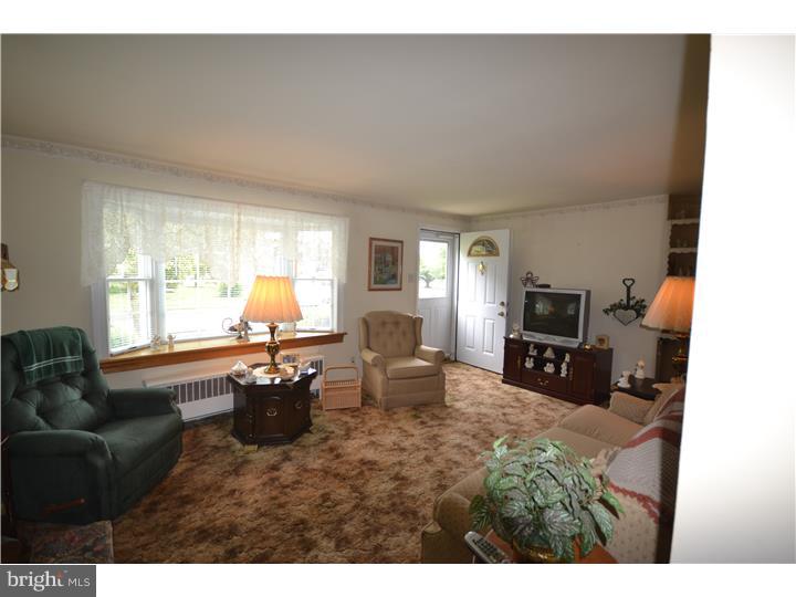 403 Abbott Road Hatboro, PA 19040 - Photo 3 of 24 Living Room