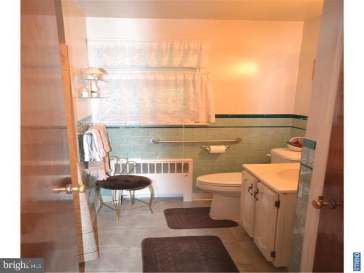 403 Abbott Road Hatboro, PA 19040 - Photo 10 of 24 Bathroom