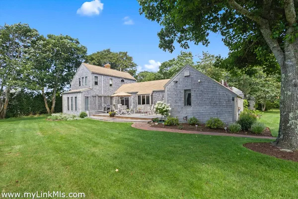 $3,250,000 | 7 Oak Hollow Lane, Nantucket, MA 02554