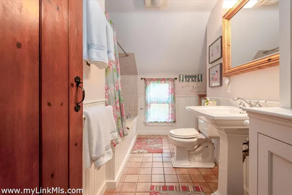 $3,250,000 | 7 Oak Hollow Lane, Nantucket, MA 02554