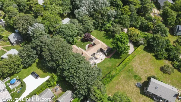$3,250,000 | 7 Oak Hollow Lane, Nantucket, MA 02554