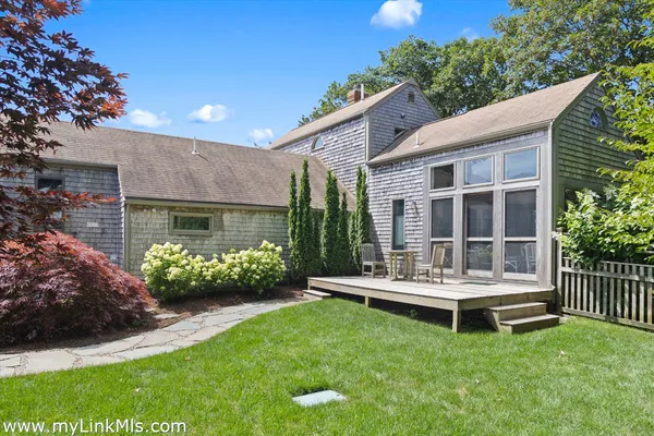 $3,250,000 | 7 Oak Hollow Lane, Nantucket, MA 02554