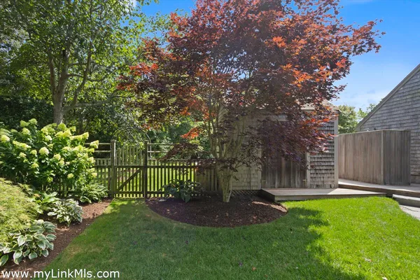 $3,250,000 | 7 Oak Hollow Lane, Nantucket, MA 02554