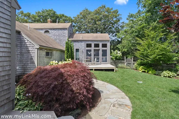 $3,250,000 | 7 Oak Hollow Lane, Nantucket, MA 02554