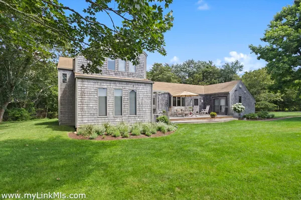 $3,250,000 | 7 Oak Hollow Lane, Nantucket, MA 02554