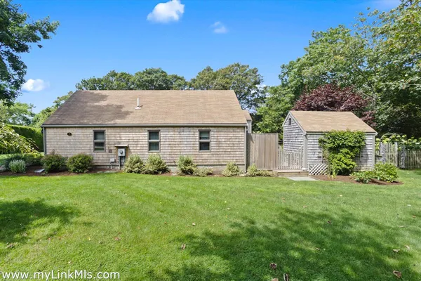$3,250,000 | 7 Oak Hollow Lane, Nantucket, MA 02554