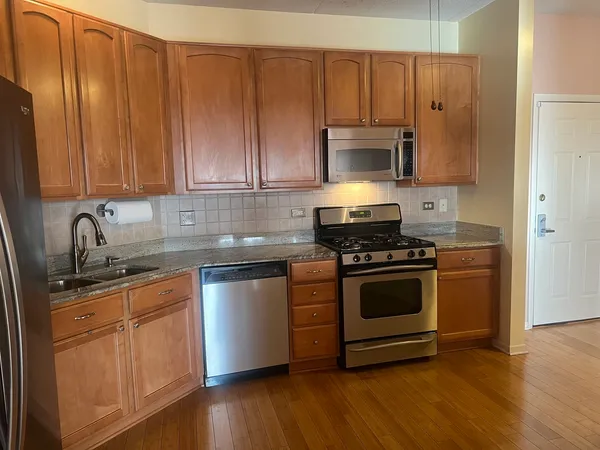 $2,500 | 511 Prestwick Lane, Unit 406, Wheeling, IL 60090