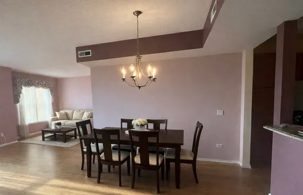 $2,500 | 511 Prestwick Lane, Unit 406, Wheeling, IL 60090