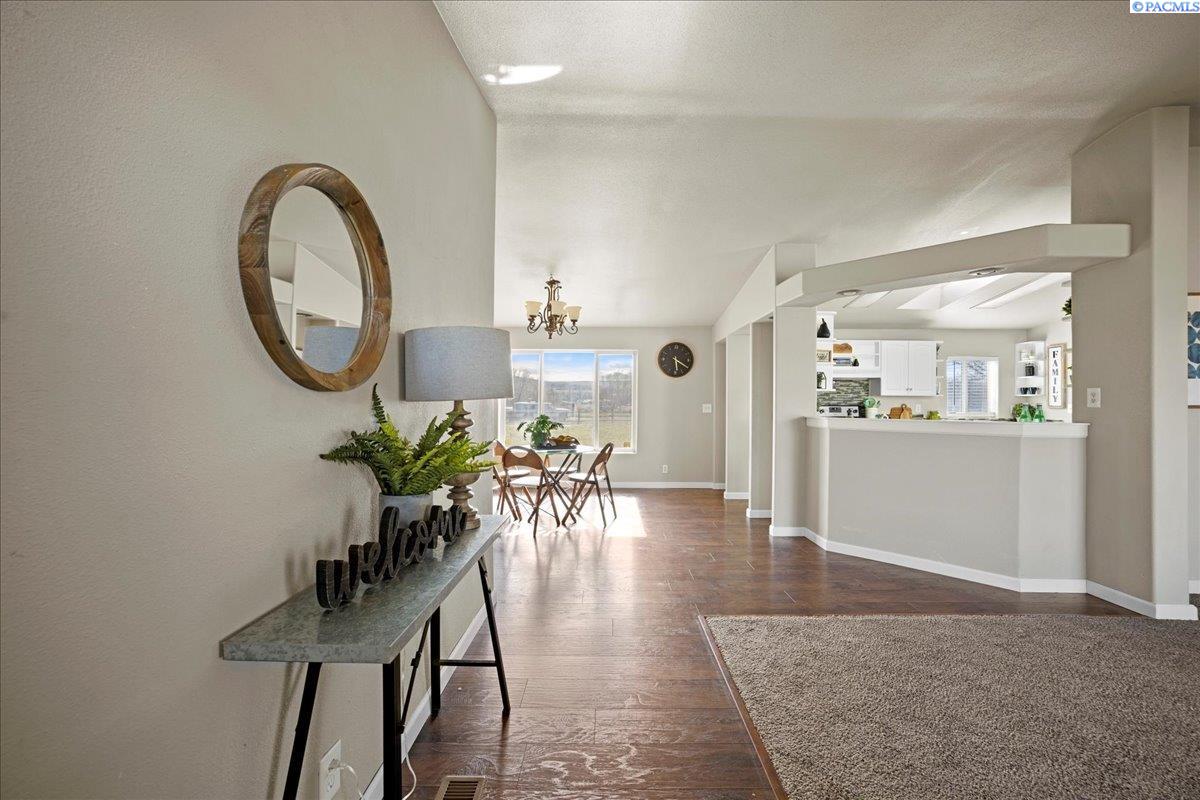 41104 South Morton Road Kennewick, WA 99337 - Photo 2 of 29 Gallery Image 2
