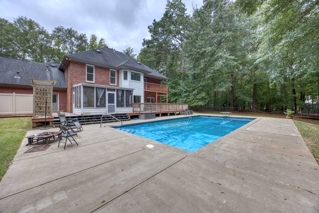 5135 Midland Trace Midland, GA 31820 - Photo 44 of 66 a view of a house with sitting area