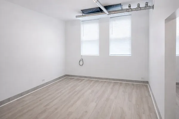 $900 | 1934 East 74th Street, Unit GDN, Chicago, IL 60649