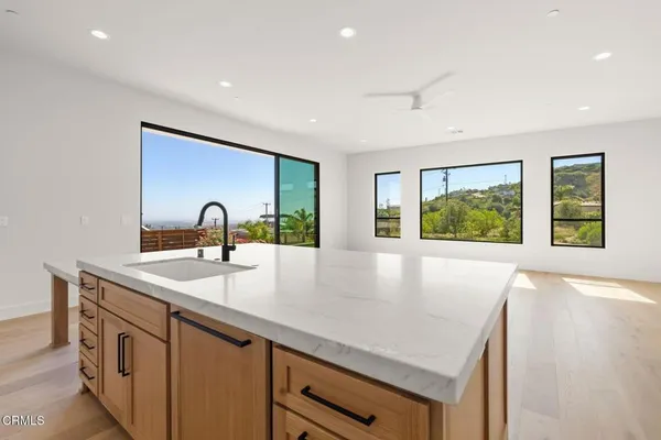 $2,145,000 | 872 Via Ondulando, Ventura, CA 93003