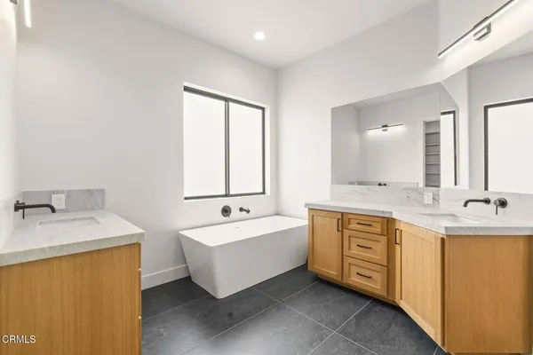 $2,145,000 | 872 Via Ondulando, Ventura, CA 93003