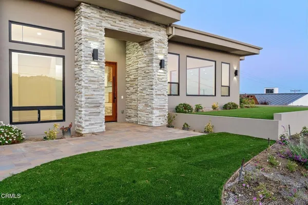 $2,145,000 | 872 Via Ondulando, Ventura, CA 93003