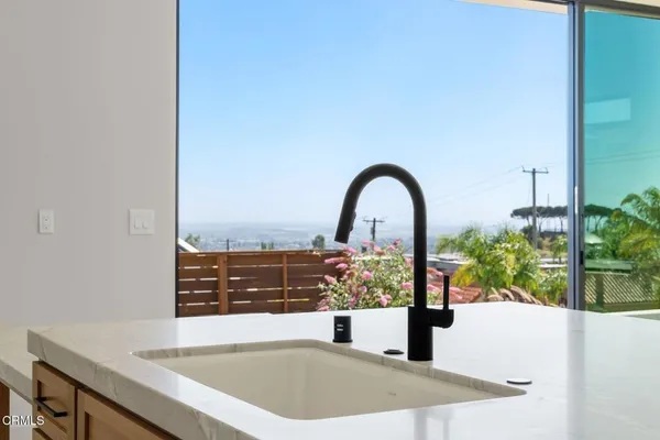 $2,145,000 | 872 Via Ondulando, Ventura, CA 93003